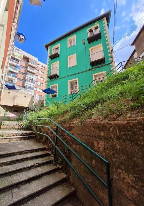 La Casita Verde. Metro Cerca Del Casco Viejo ビルバオ エクステリア 写真
